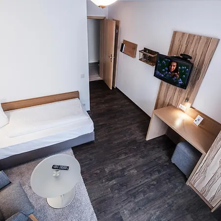 Landidyll Zum Alten Schloss Hotel 3*
