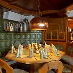 Otel Landidyll Zum Alten Schloss Kirchensittenbach