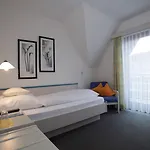 Otel Landidyll Zum Alten Schloss Kirchensittenbach