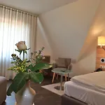 Otel Landidyll Zum Alten Schloss 3*