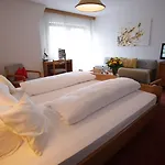 Otel Landidyll Zum Alten Schloss